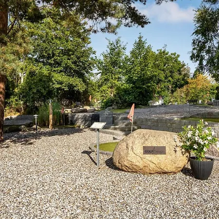 1 Bedroom Cozy In